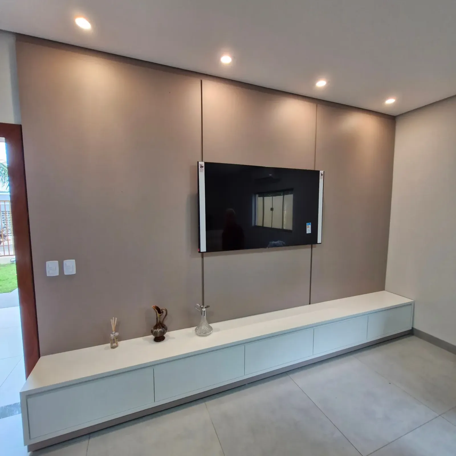 Rack planejado suspenso com painel de TV para sala de estar, móveis para sala MT